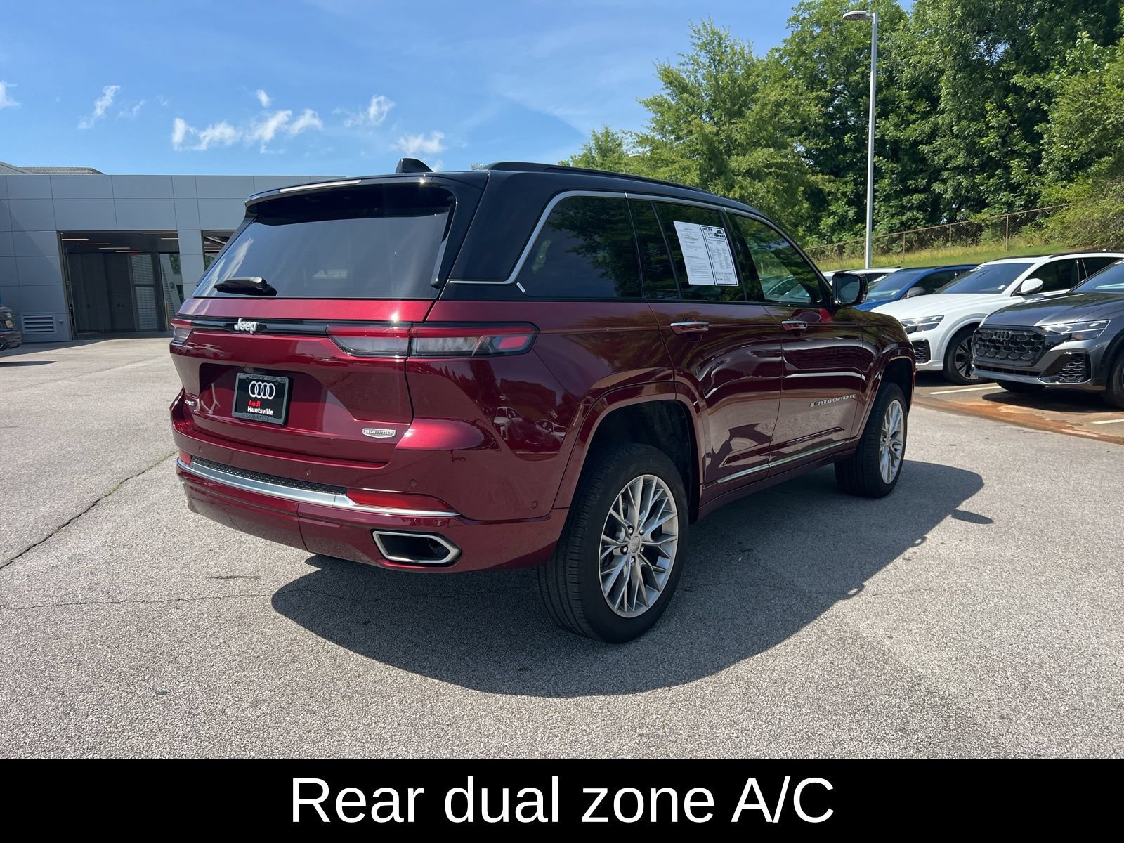 Used 2025 Jeep Grand Cherokee Summit AWD/4WD image 5