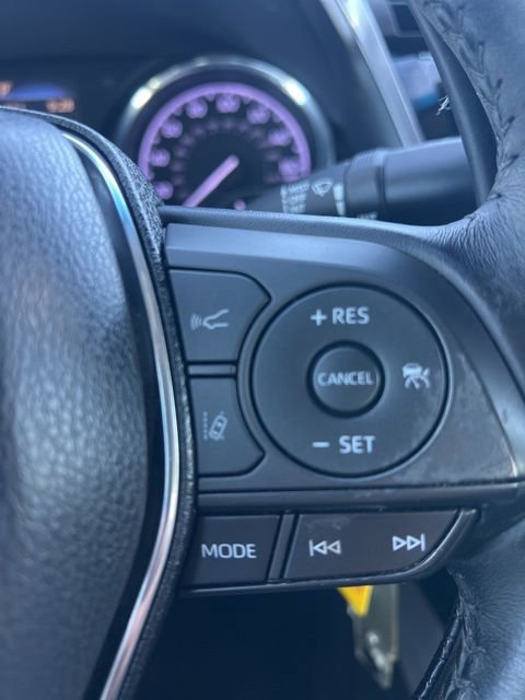 Used 2019 Toyota Camry SE w/ Carpet Mat Package image 12