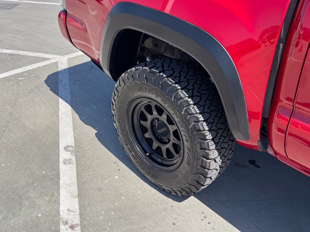 Used 2021 Toyota Tacoma TRD Off-Road w/ Technology Package AWD/4WD image 28
