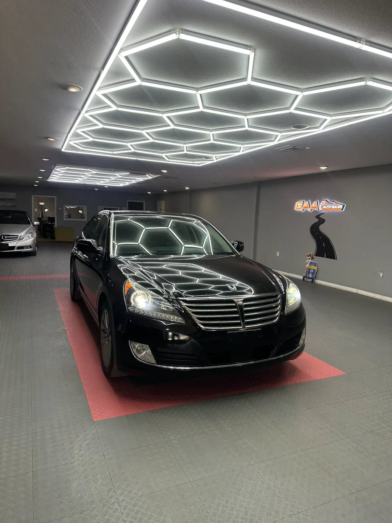 Used 2015 Hyundai Equus Signature RWD video 1
