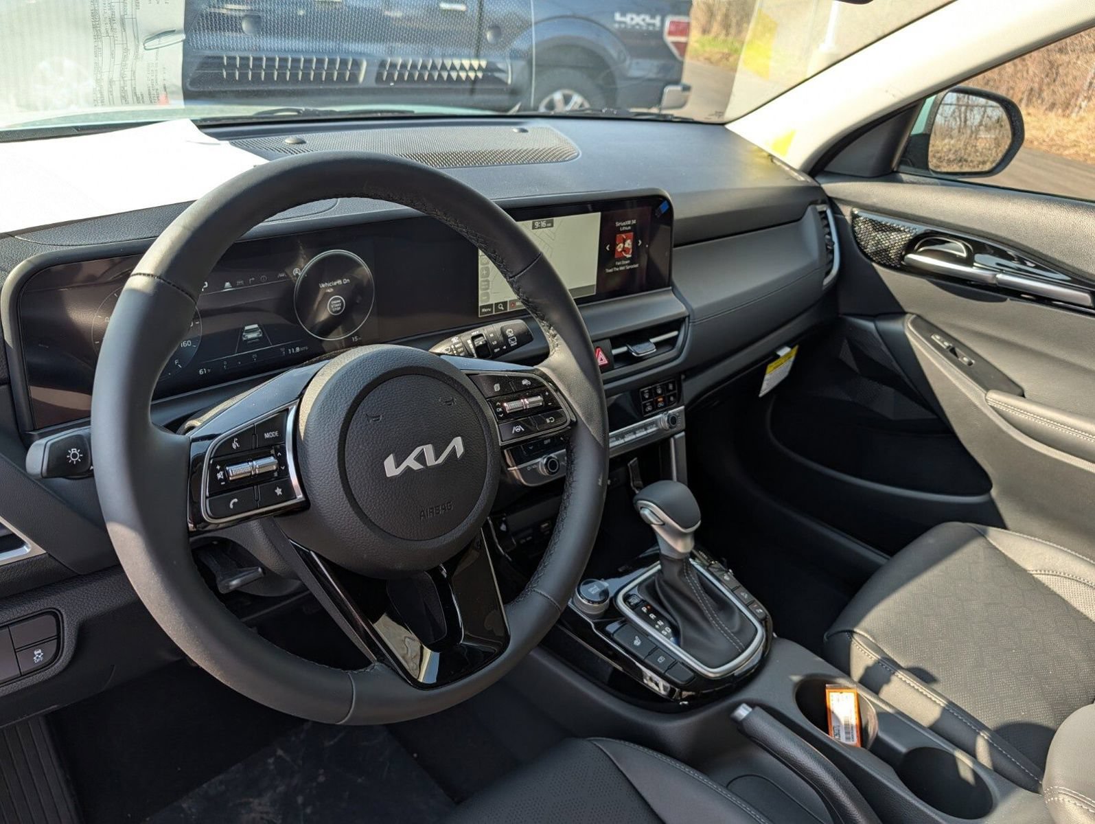 Used 2026 Kia Seltos EX FWD image 32