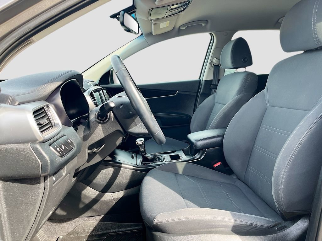 Used 2019 Kia Sorento LX w/ LX Convenience Package image 19