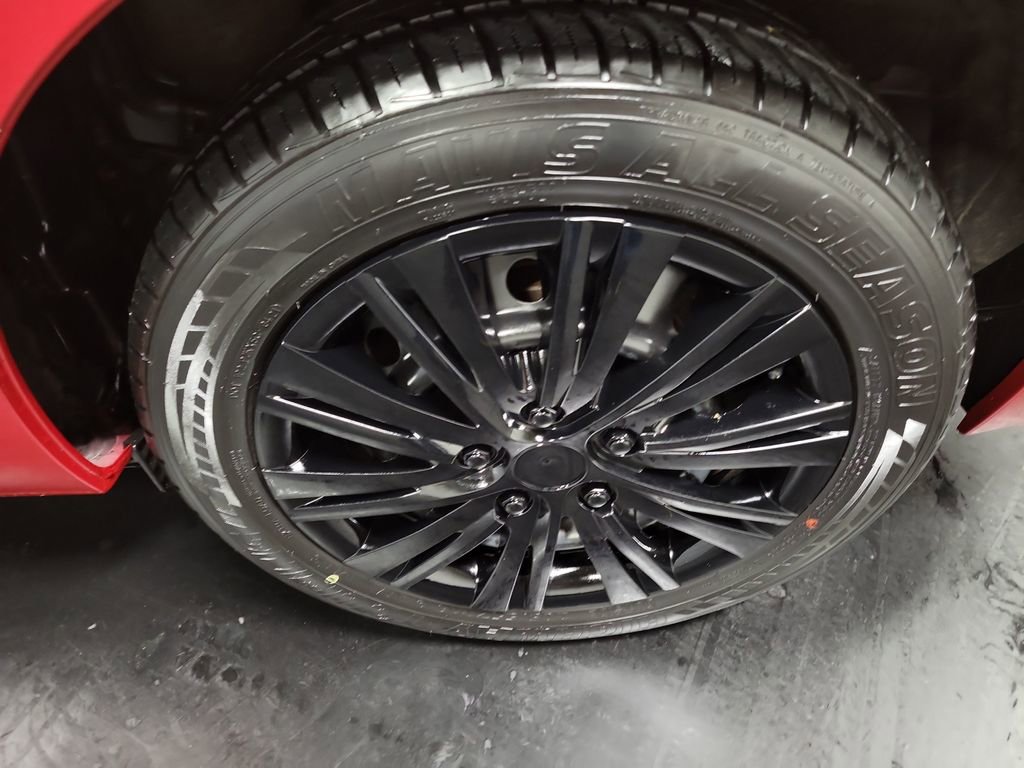 Used 2018 Toyota Corolla LE w/ Carpet Mat Package (TMS) image 10