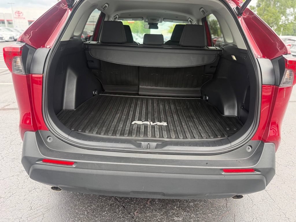 Certified 2025 Toyota RAV4 LE AWD/4WD image 17