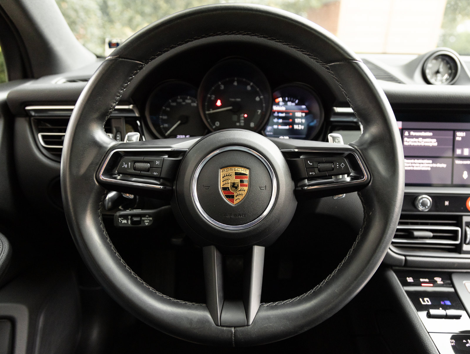 Certified 2023 Porsche Macan AWD/4WD image 13