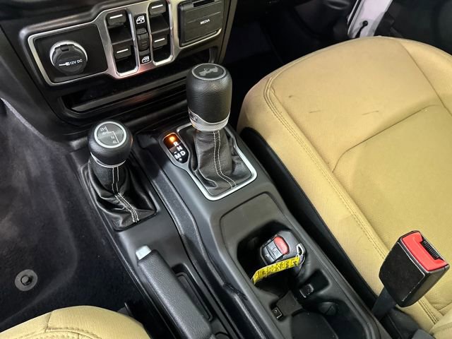 Used 2020 Jeep Wrangler Unlimited Sahara image 20