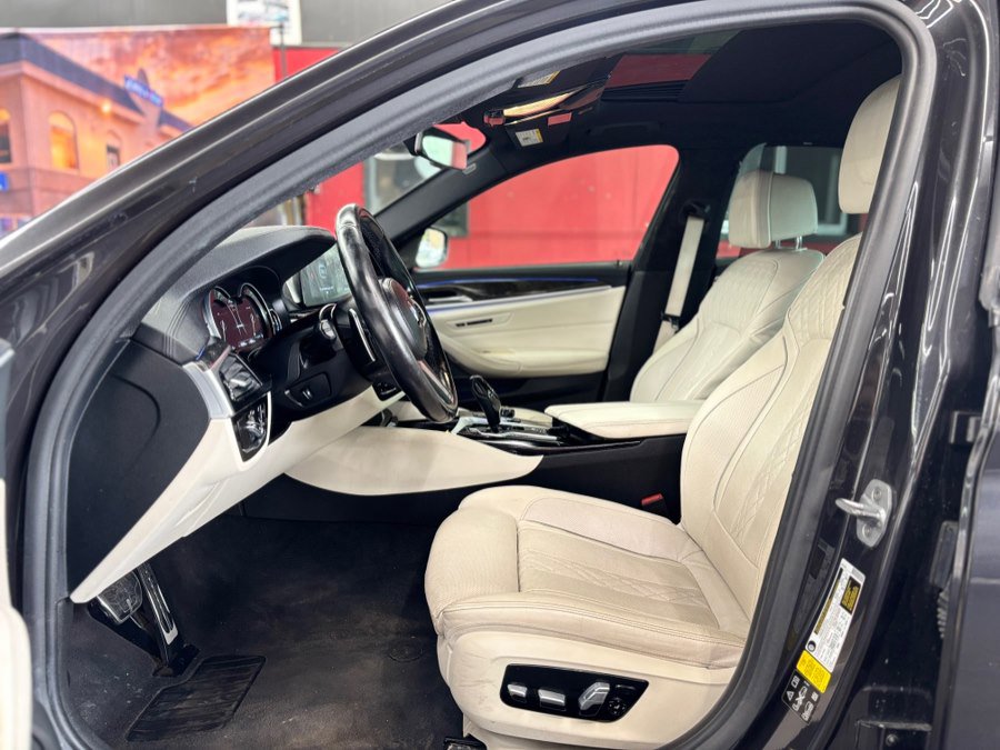 Used 2018 BMW M550i xDrive AWD/4WD image 7