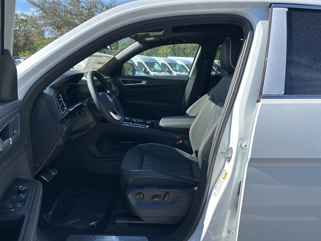 New 2026 Volkswagen Atlas Cross Sport SEL Premium R-Line AWD/4WD image 15