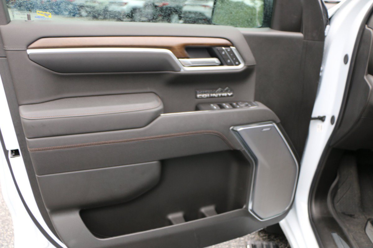 Used 2026 Chevrolet Silverado 1500 High Country AWD/4WD image 17
