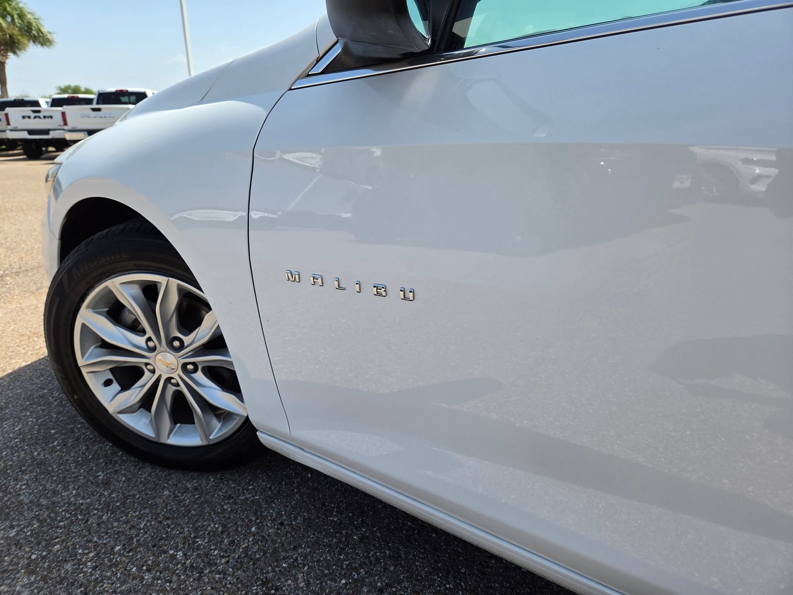 Used 2024 Chevrolet Malibu LT FWD image 11