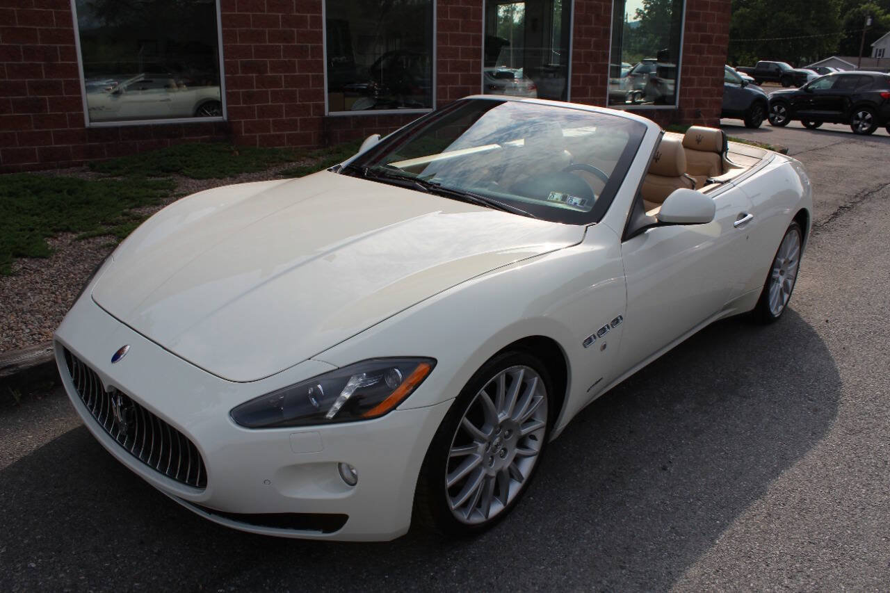 Used 2015 Maserati GranTurismo Convertible RWD image 2