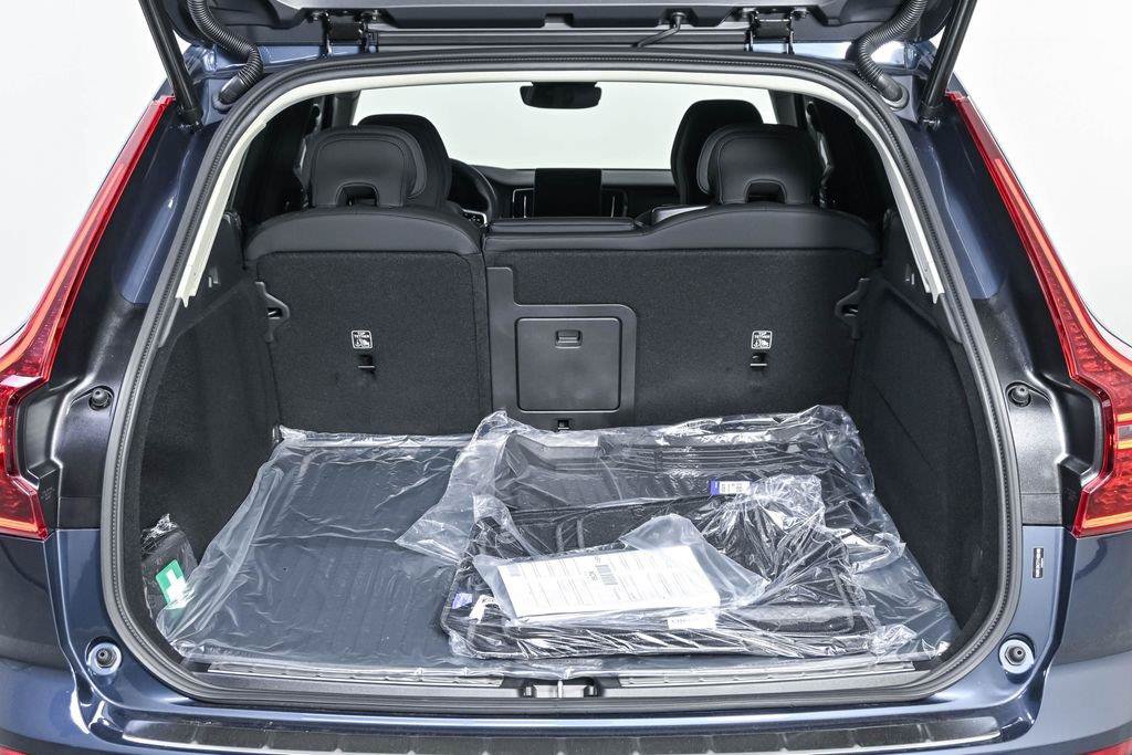 New 2026 Volvo XC60 B5 Plus w/ Protection Package Premier AWD/4WD image 29