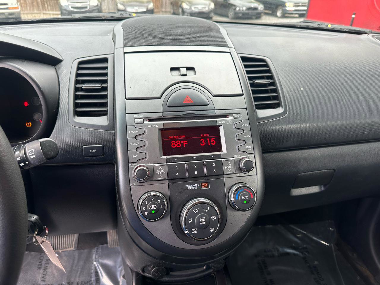 Used 2011 Kia Soul + w/ Audio Pkg FWD image 18