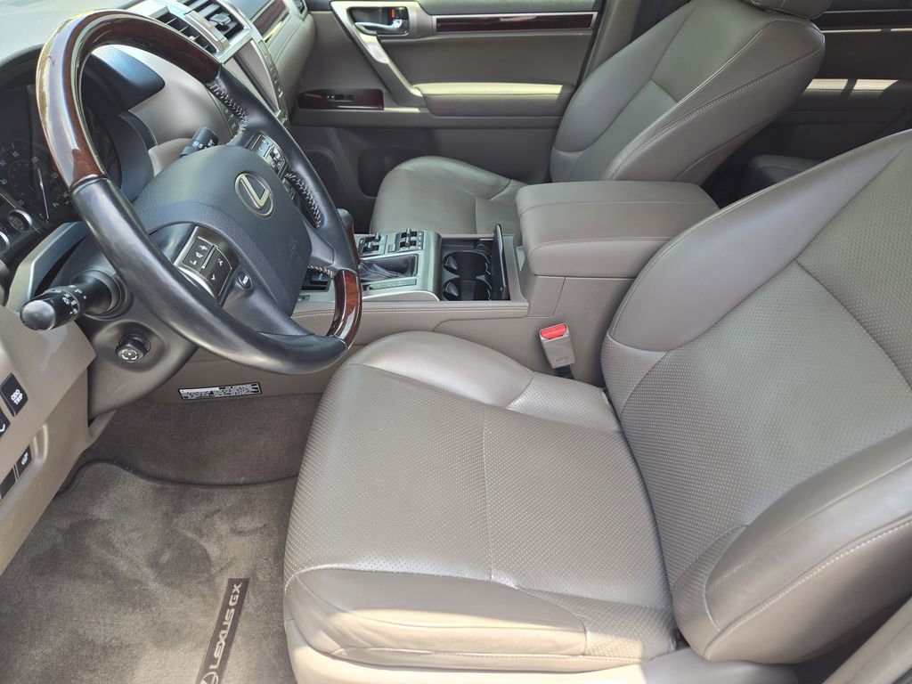 Used 2016 Lexus GX 460 Luxury w/ Preferred Accessory Package AWD/4WD image 13