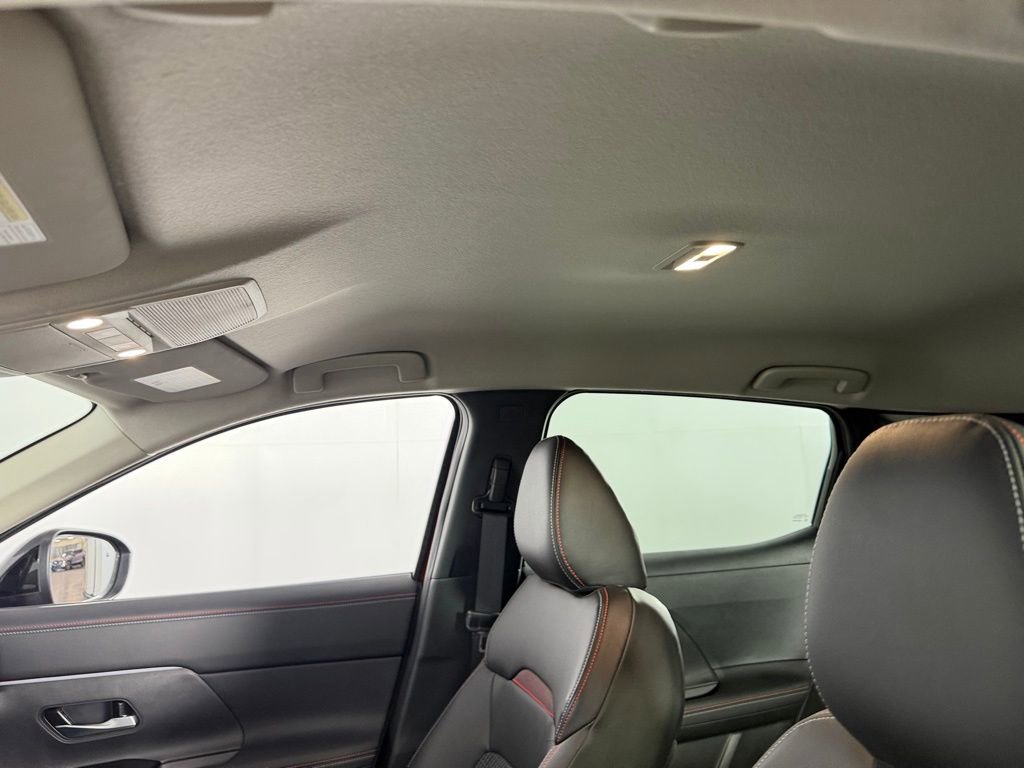Used 2025 Nissan Kicks SR FWD image 23
