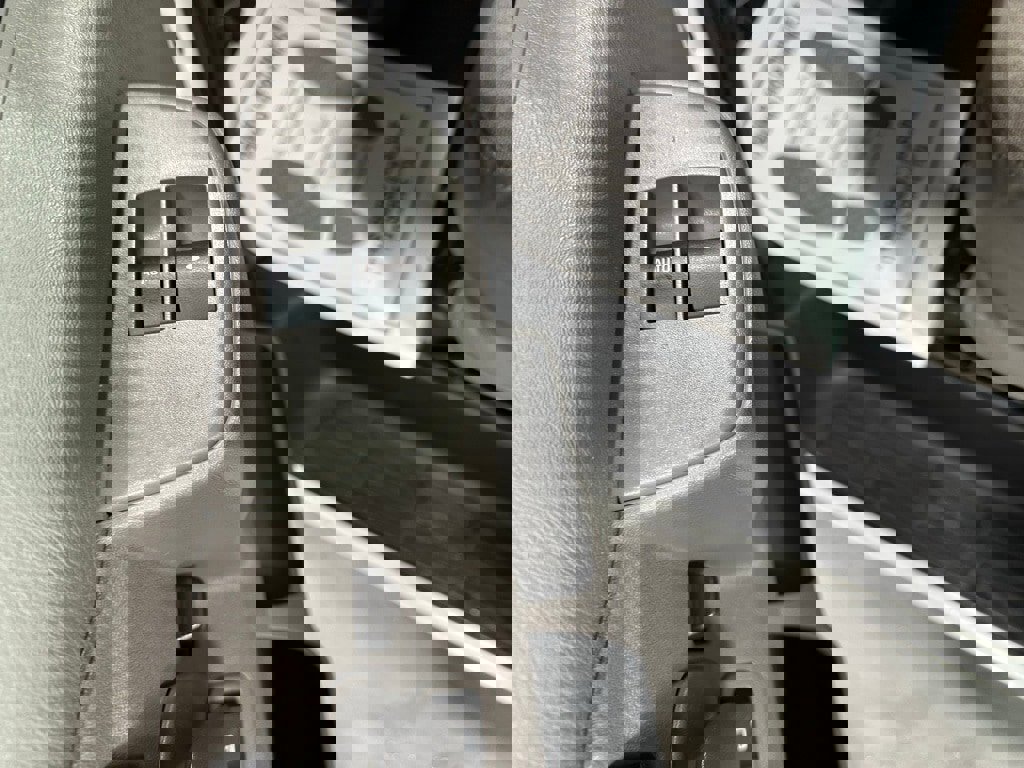 Used 2022 Chevrolet Express 3500 w/ Power Convenience Package image 9