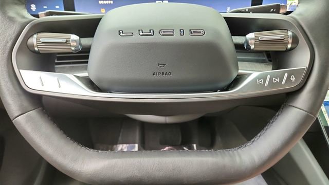 Used 2024 Lucid Air Touring AWD/4WD image 39