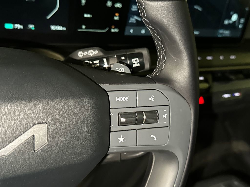 Certified 2024 Kia EV9 Wind image 28