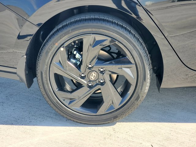 New 2026 Hyundai Elantra SEL Sport Premium FWD image 5