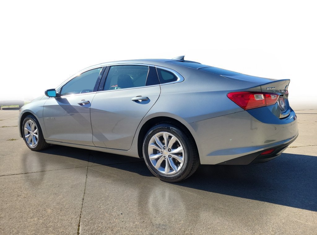 Used 2024 Chevrolet Malibu LT FWD image 3