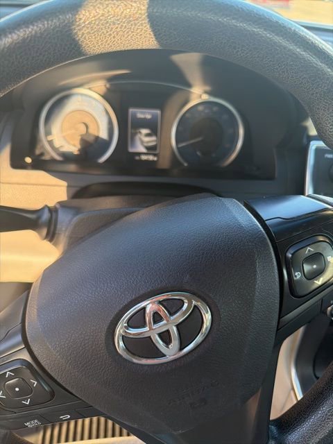 Used 2017 Toyota Camry LE FWD image 6