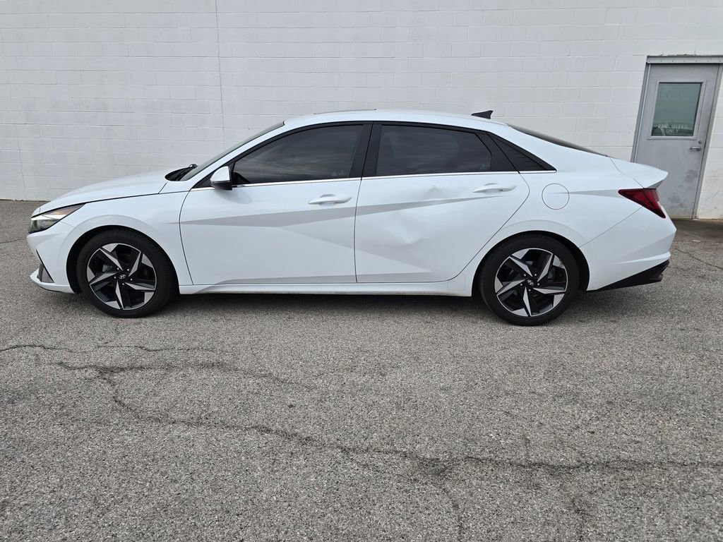 Used 2021 Hyundai Elantra Limited image 9