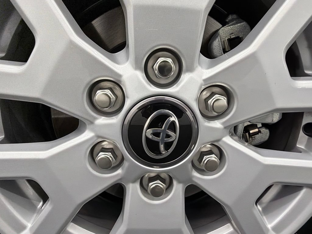 Certified 2026 Toyota Tacoma SR5 AWD/4WD image 17