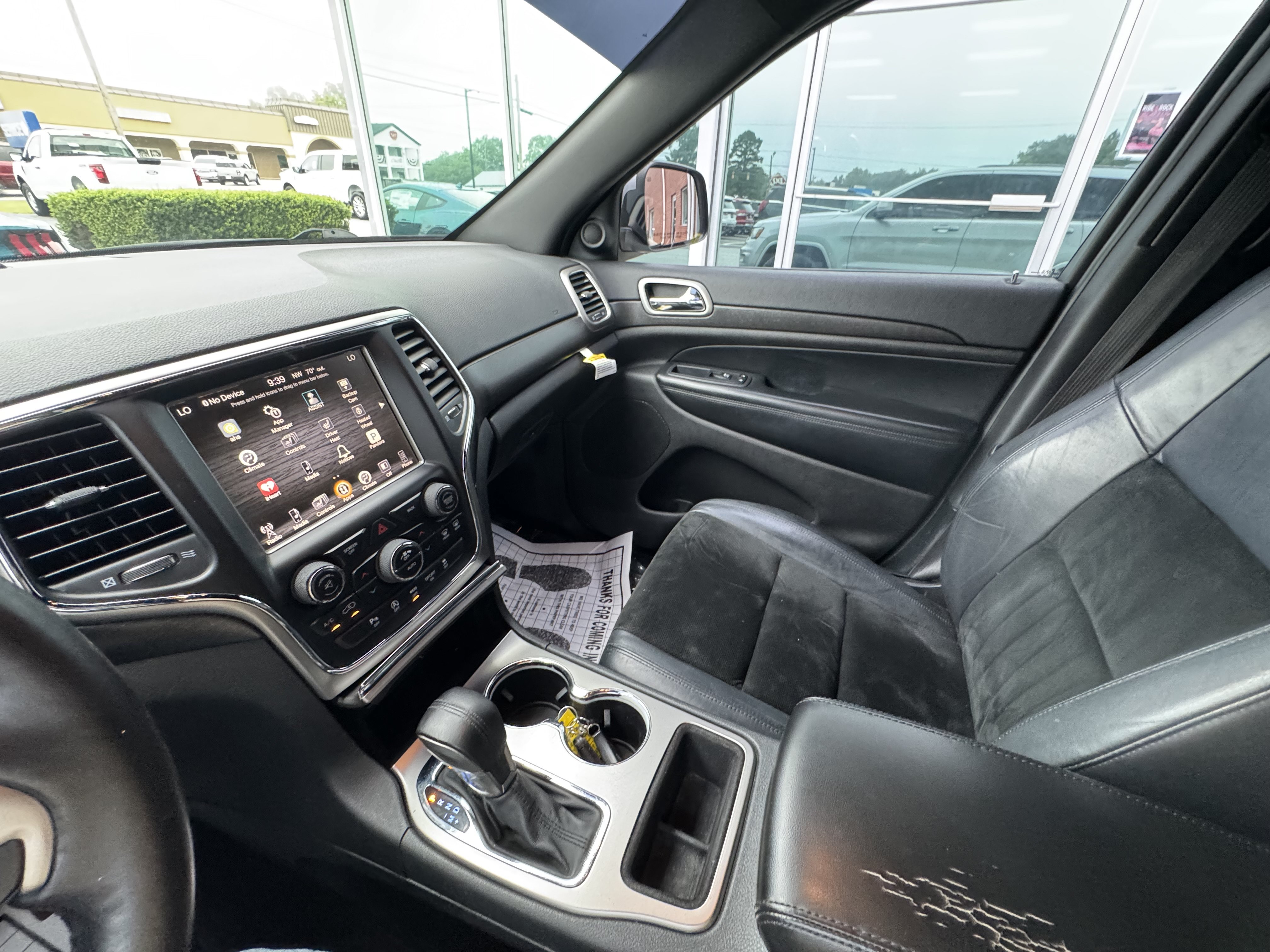 Used 2017 Jeep Grand Cherokee Altitude RWD image 15