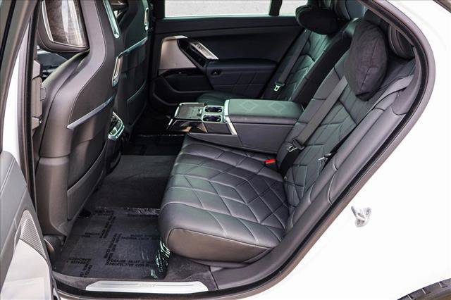 Used 2024 BMW i7 eDrive50 RWD image 22