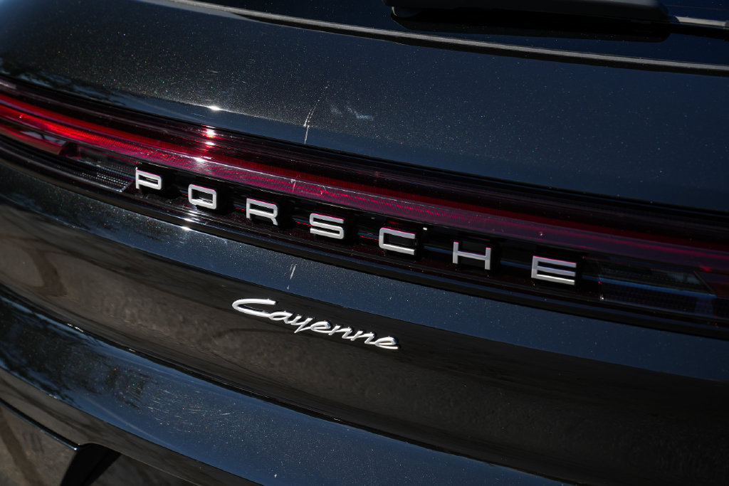 Certified 2026 Porsche Cayenne E-Hybrid AWD/4WD image 17