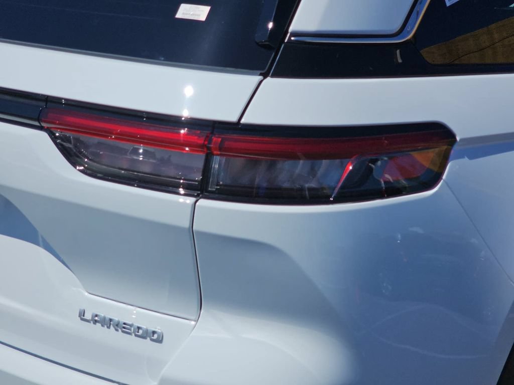 New 2027 Jeep Grand Cherokee Laredo X AWD/4WD image 40