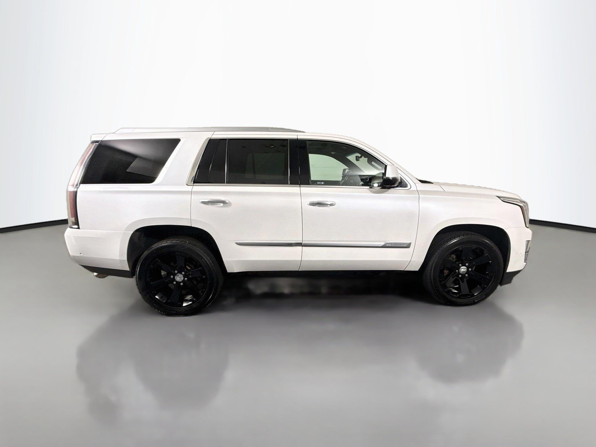 Used 2019 Cadillac Escalade Platinum AWD/4WD image 11
