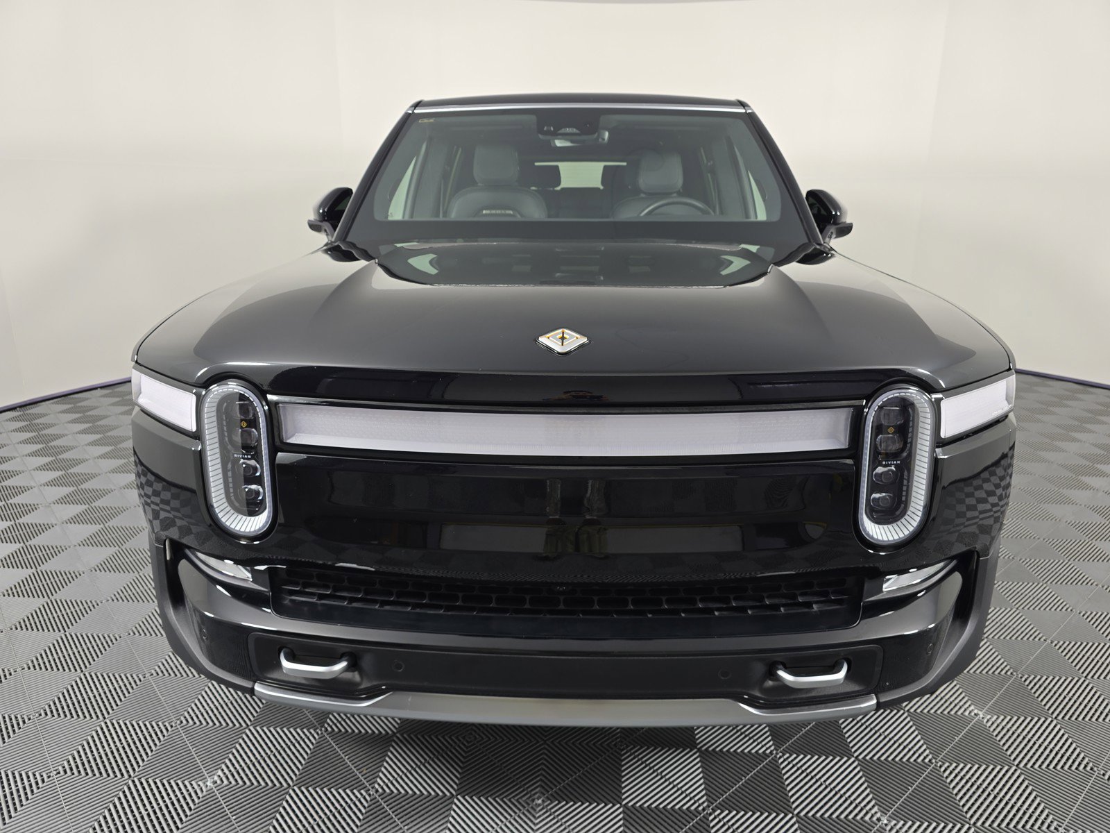 Used 2024 Rivian R1S Adventure AWD/4WD image 8