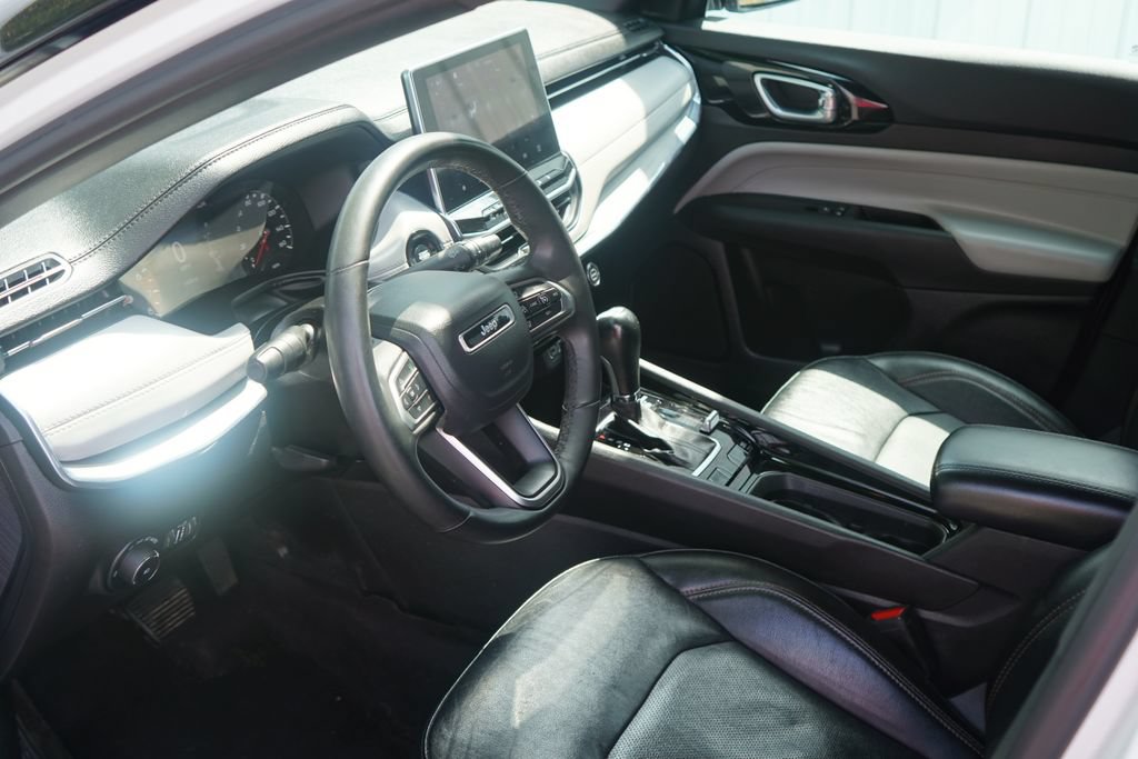 Used 2023 Jeep Compass Limited AWD/4WD image 11