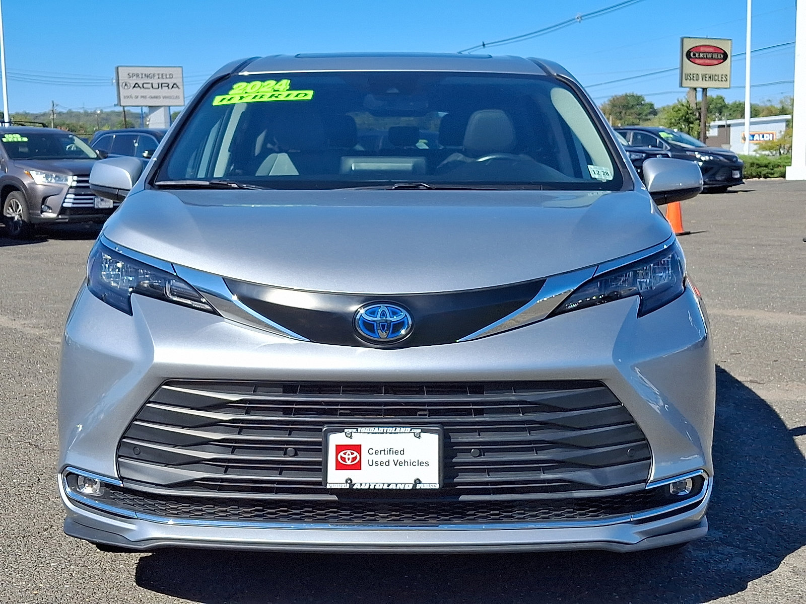 Certified 2024 Toyota Sienna XLE image 2