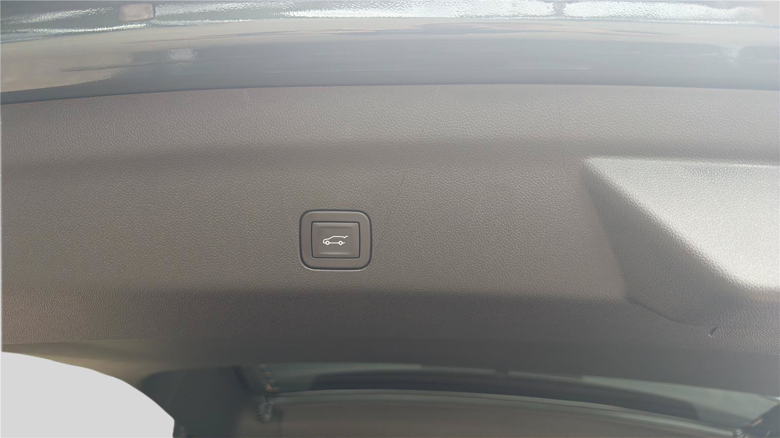 New 2026 GMC Yukon XL AT4 Ultimate w/ LPO, Floor Liner Package AWD/4WD image 24