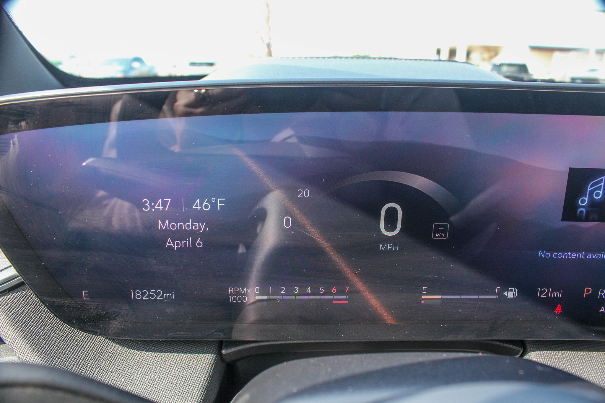 Used 2025 Buick Enclave Preferred AWD/4WD image 2