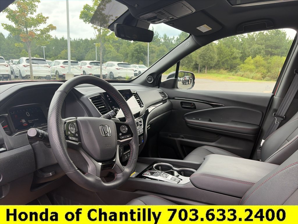 Certified 2024 Honda Passport Black Edition image 18