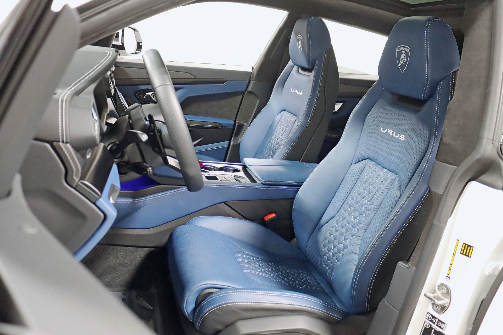 Used 2024 Lamborghini Urus S image 32