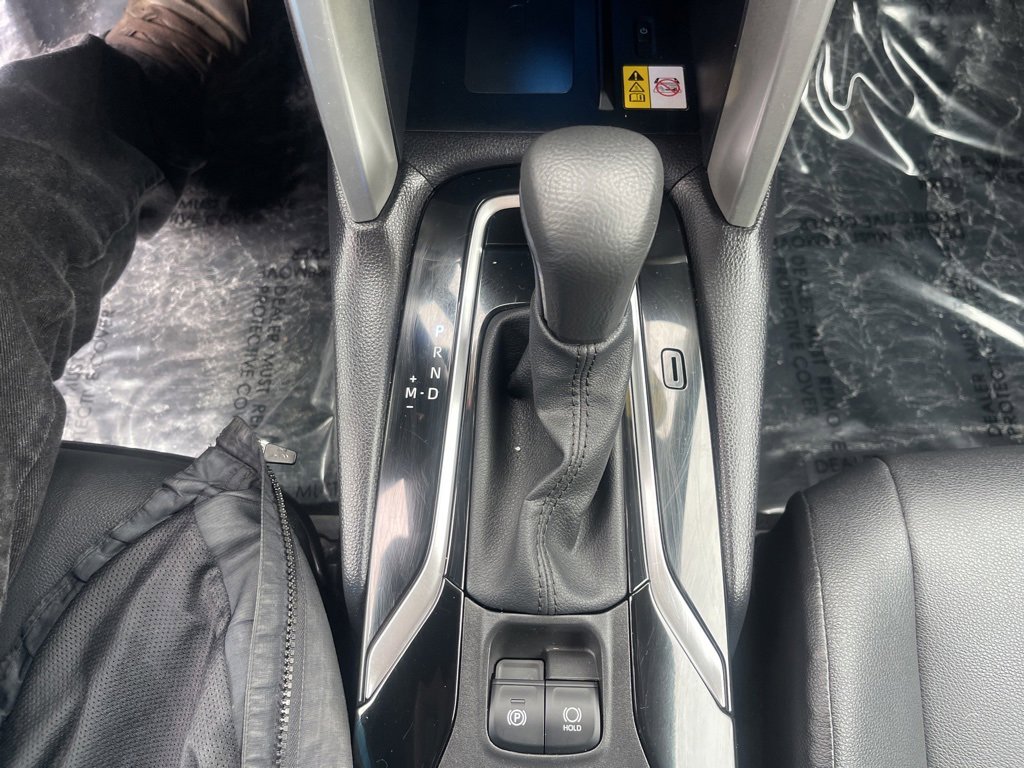 Used 2022 Toyota Corolla Cross XLE w/ Convenience Package image 17