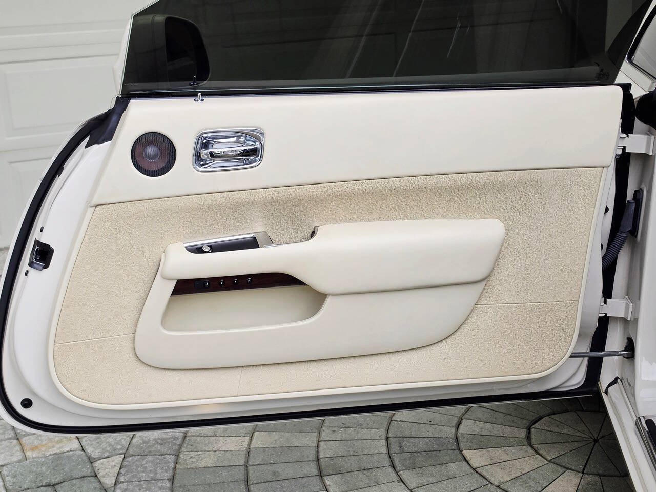 Used 2014 Rolls-Royce Wraith RWD image 64