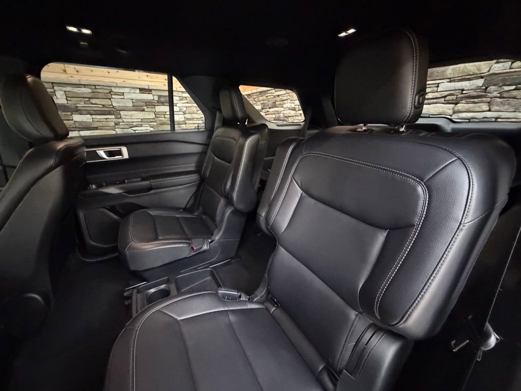 Used 2020 Ford Explorer XLT w/ Equipment Group 202A image 29