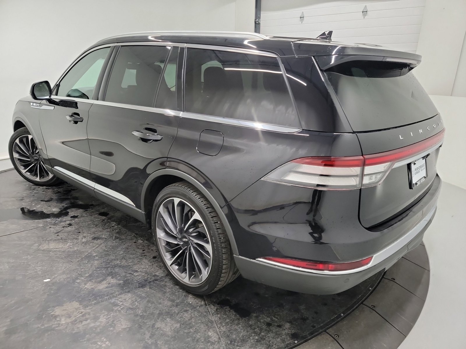 Used 2020 Lincoln Aviator Reserve w/ Equipment Group 202A image 6