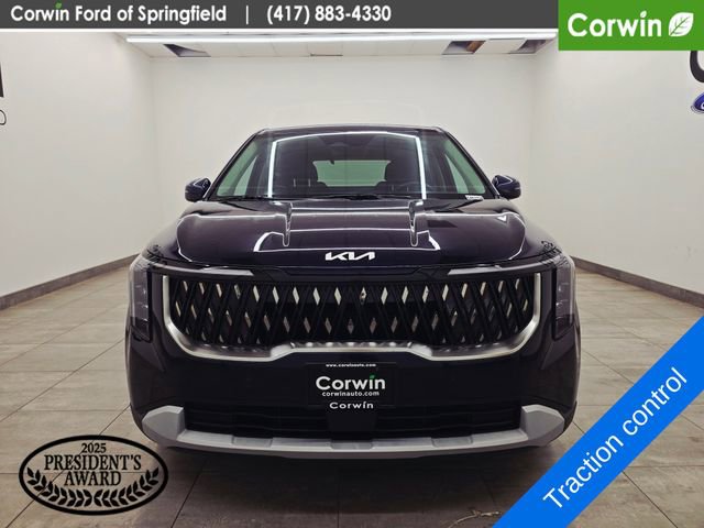 Used 2025 Kia Carnival FWD image 7