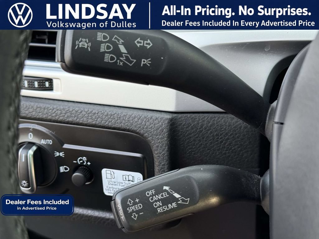 Used 2016 Volkswagen Touareg TDI AWD/4WD image 26