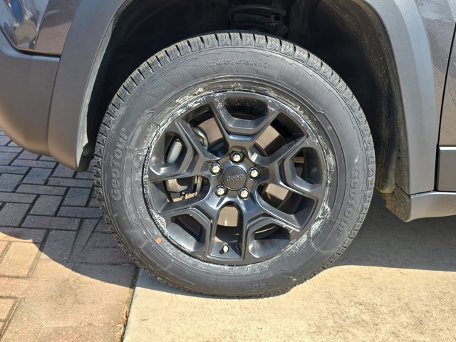 Used 2022 Jeep Cherokee Trailhawk w/ Comfort/Convenience Group image 26