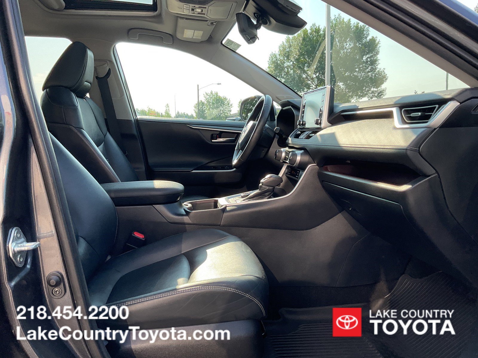 Used 2021 Toyota RAV4 Limited w/ Limited Grade Weather Package AWD/4WD image 15