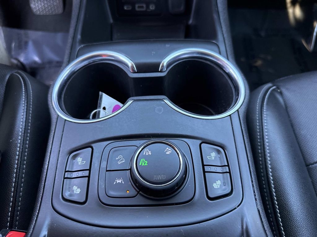 Used 2023 GMC Terrain SLT image 35