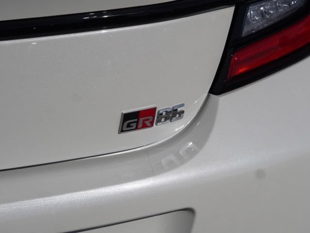 Used 2022 Toyota GR86 Premium w/ ALL Weather Mat Package (TMS) RWD image 11