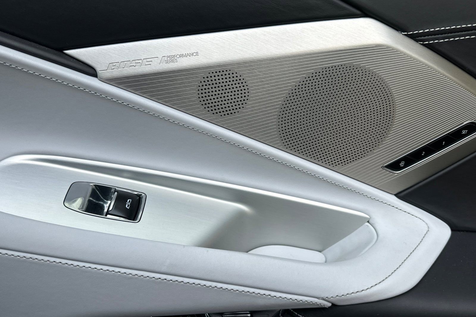 Used 2022 Chevrolet Corvette Stingray Premium Conv w/ Z51 Performance Package image 18